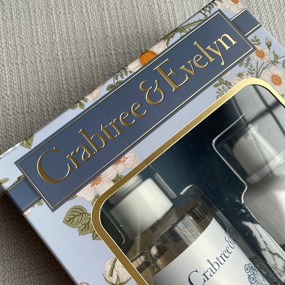 Crabtree Evelyn Nantucket briar body hydration essentials gift set - Picture 2 of 10